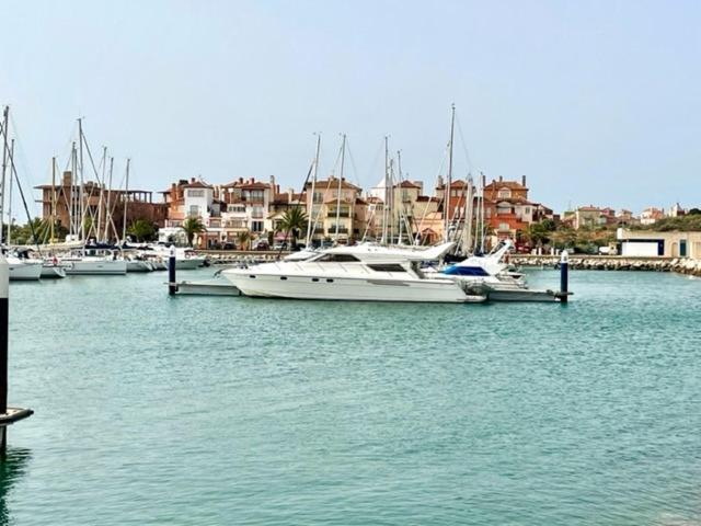 Gatu Sherry, Junto Puerto Deportivo Y Playa " Preferente Mayores De 25 Anos Y Familias " Ель-Пуерто-де-Санта-Марія Екстер'єр фото